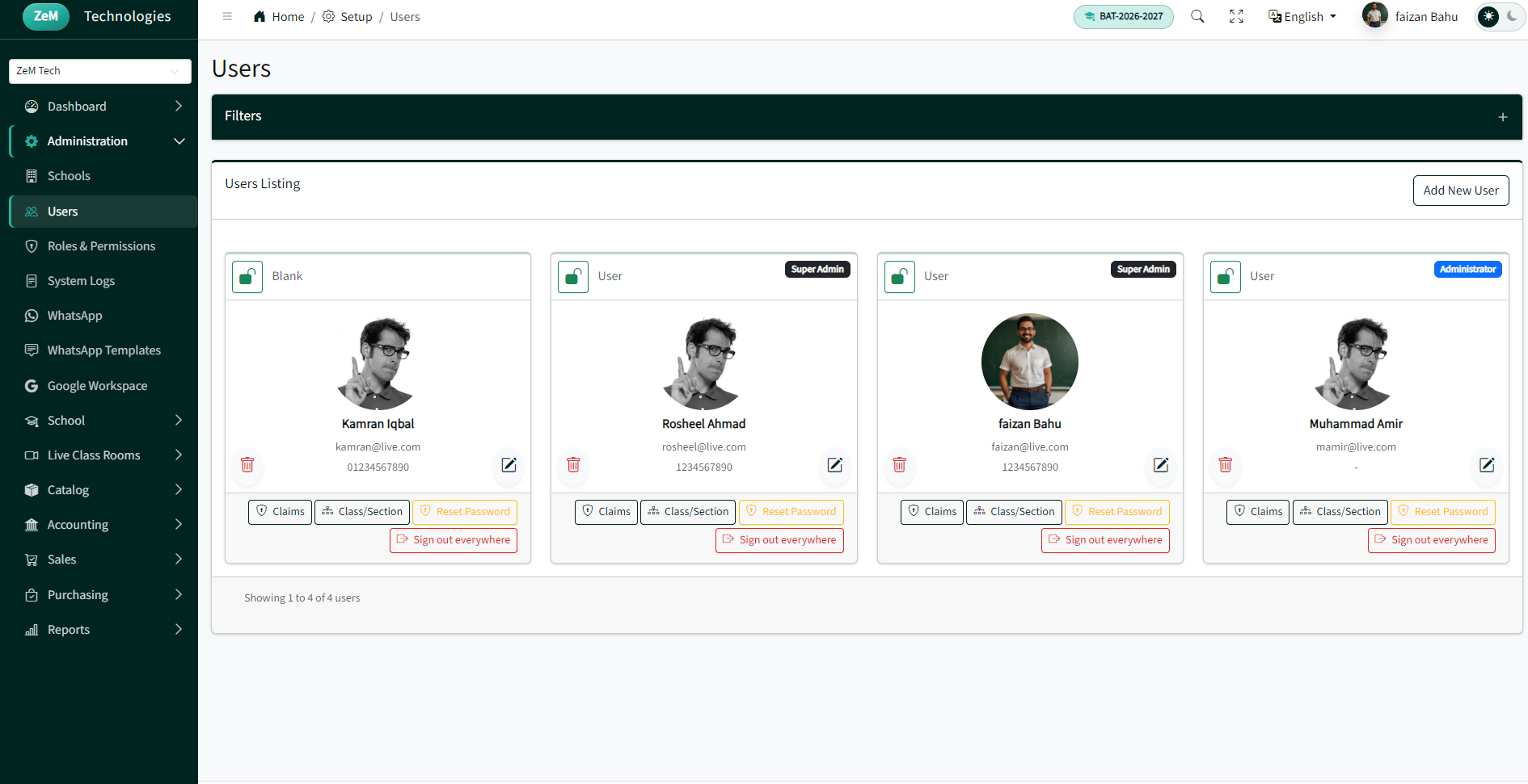 Users listing and roles (light theme)