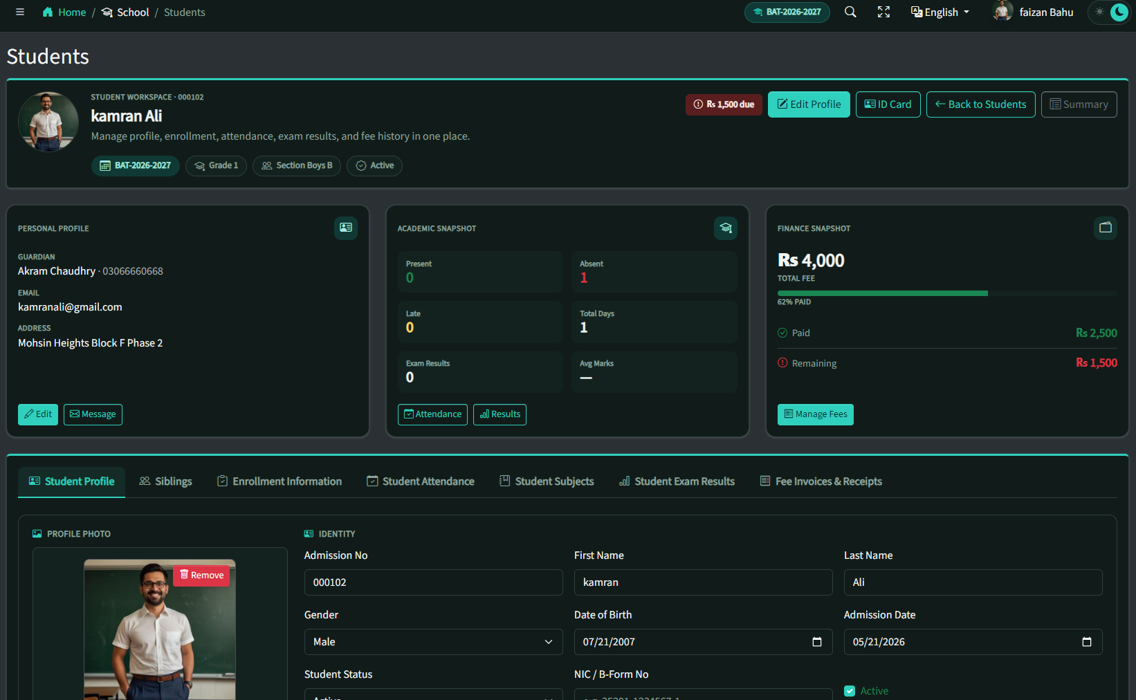 Student profile workspace (dark theme)